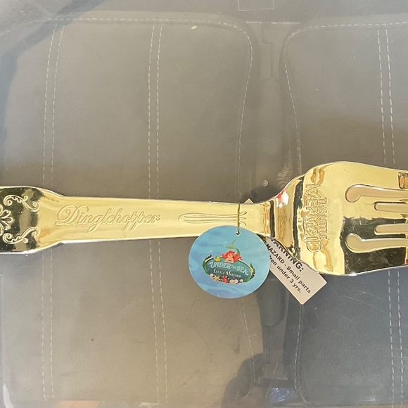 Disney  LITTLE MERMAID ARIELS ‘’DINGLEHOPPER ‘’  FORK  NWT - Picture 11 of 13